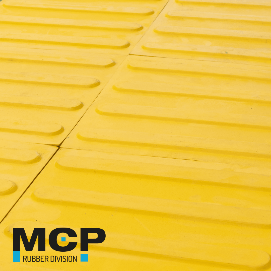 Palmeta Podotáctil Estriada Amarillo 30cm x 30cm x 3,5mm - MCP Rubber Division